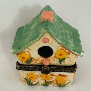 Charming House-Shaped Ceramic Box